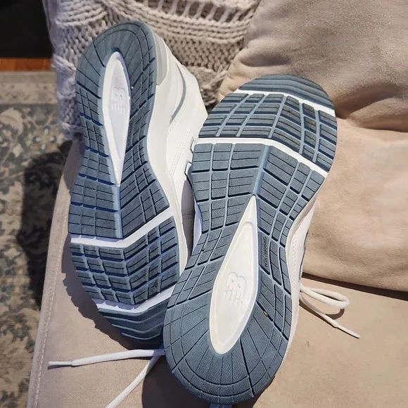 New balance like new sneakers 608 size 8.5 womens - Picture 6 of 8